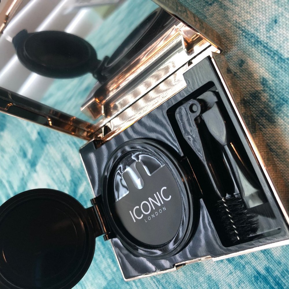 Iconic London Eyebrow Cushion Medium